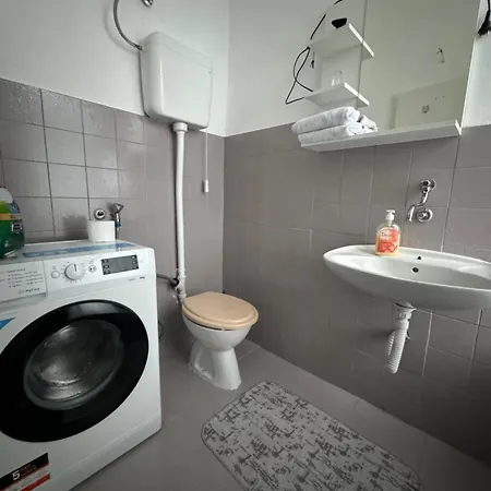 1 Bedroom In Downtown Daire Saraybosna